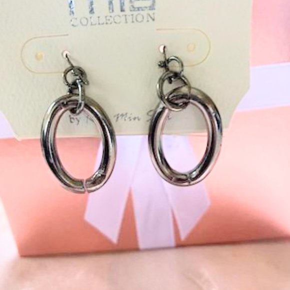 Mia collection silver hoop Oval dangle earrings - Picture 1 of 7